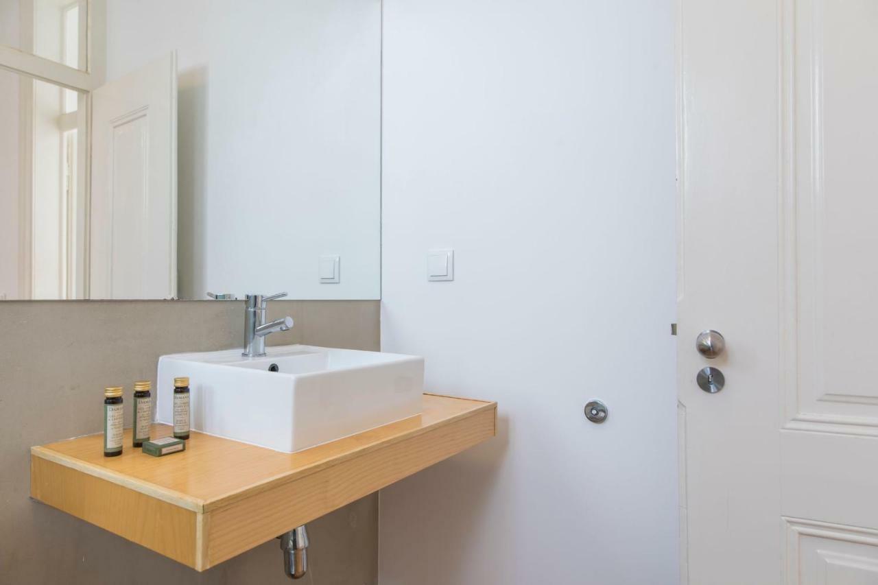 Lovelystay - Sunny Santa Catarina II Lisabona Exterior foto